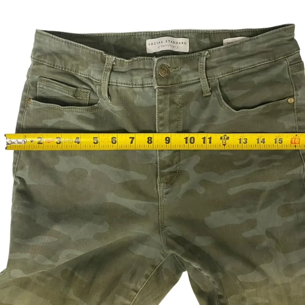 Social Standards by Sanctuary High Rise Skinny Camo size 8/29